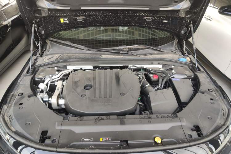 Used Volvo S90 2026 B5 Zhiyi Luxury Edition Engine Bay