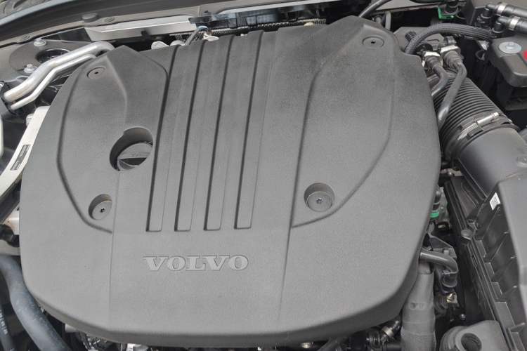 Used Volvo S90 2026 B5 Zhiyi Luxury Edition Engine Bay