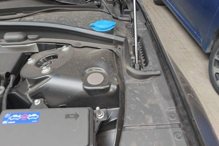 Used Volvo S90 2026 B5 Zhiyi Luxury Edition Engine Bay Left