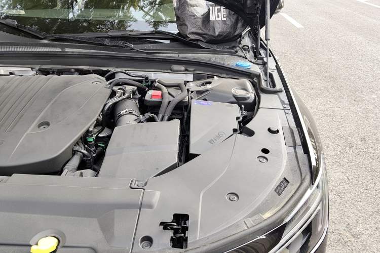 Used Volvo S90 2026 B5 Zhiyuan Luxury Edition Engine Bay Left
