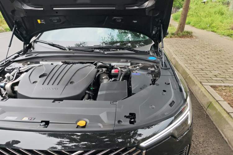 Used Volvo S90 2026 B5 Zhiyi Luxury Edition Engine Bay Left