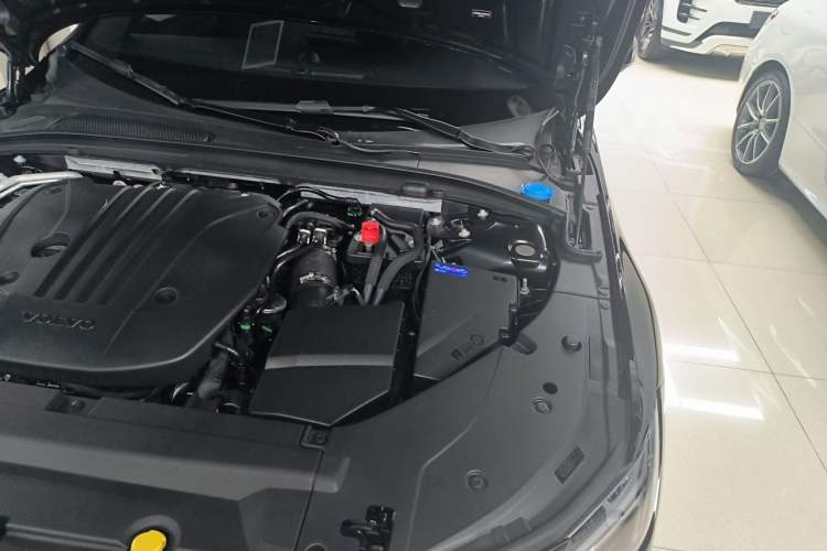 Used Volvo S90 2026 B5 Zhiyuan Luxury Edition Engine Bay Left