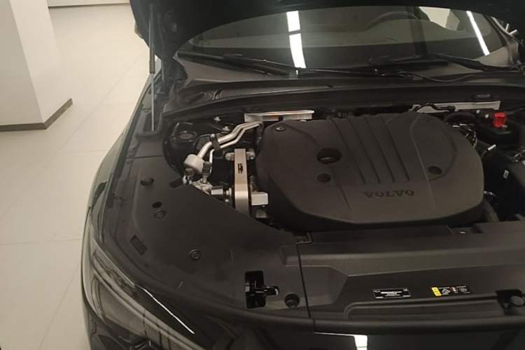 Used Volvo S90 2026 B5 Zhiyi Luxury Edition Engine Bay Right