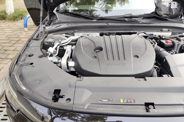 Used Volvo S90 2026 B5 Zhiyuan Luxury Edition Engine Bay Right