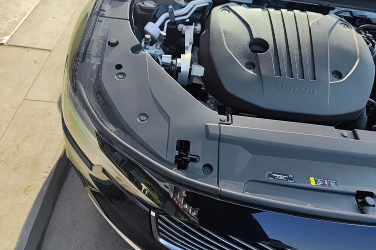 Used Volvo S90 2026 B5 Zhiyi Luxury Edition Engine Bay Right