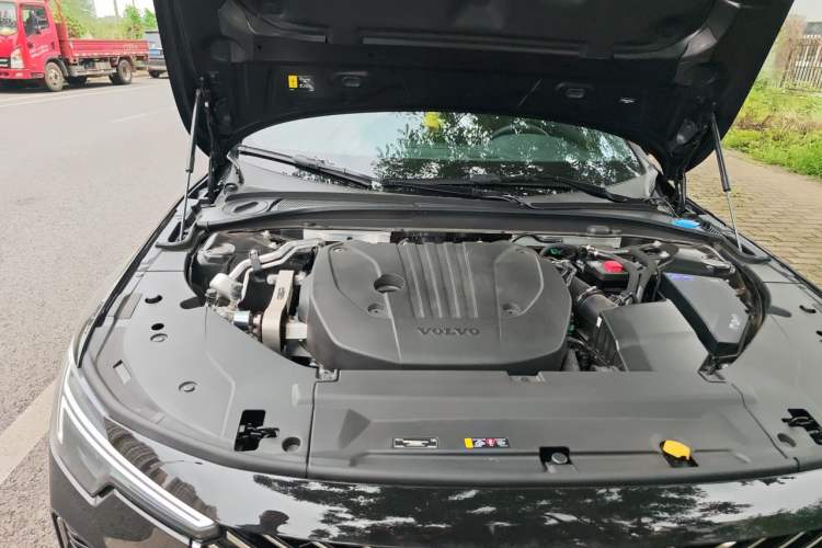 Used Volvo S90 2026 B5 Zhiyi Luxury Edition Engine Bay Right
