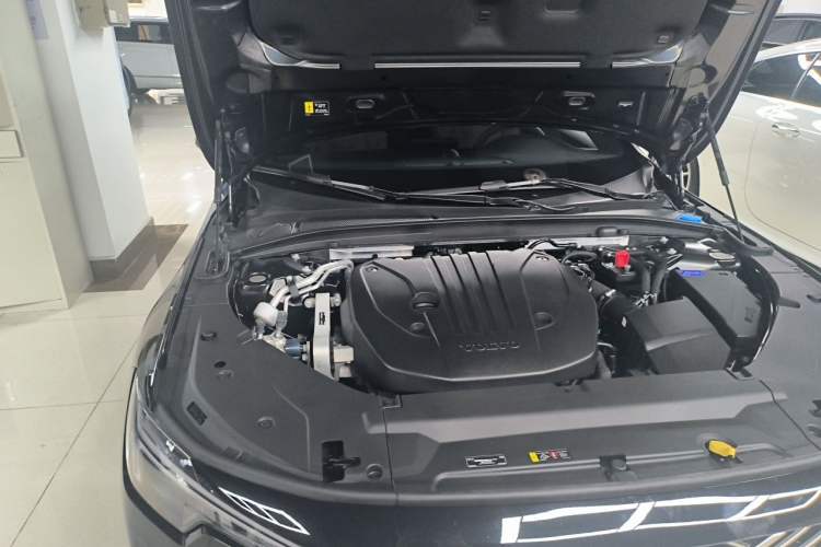 Used Volvo S90 2026 B5 Zhiyuan Luxury Edition Engine Bay Right