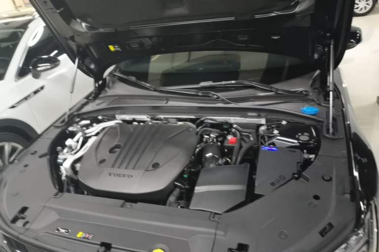 Used Volvo S90 2026 B5 Zhiyuan Luxury Edition Engine Bay