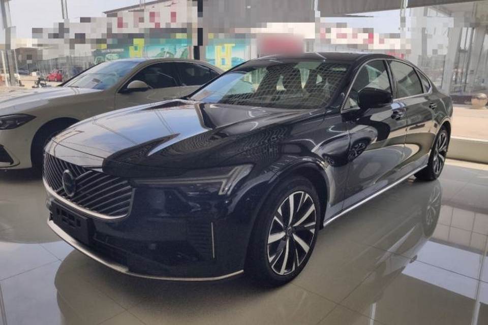 Volvo S90 2026