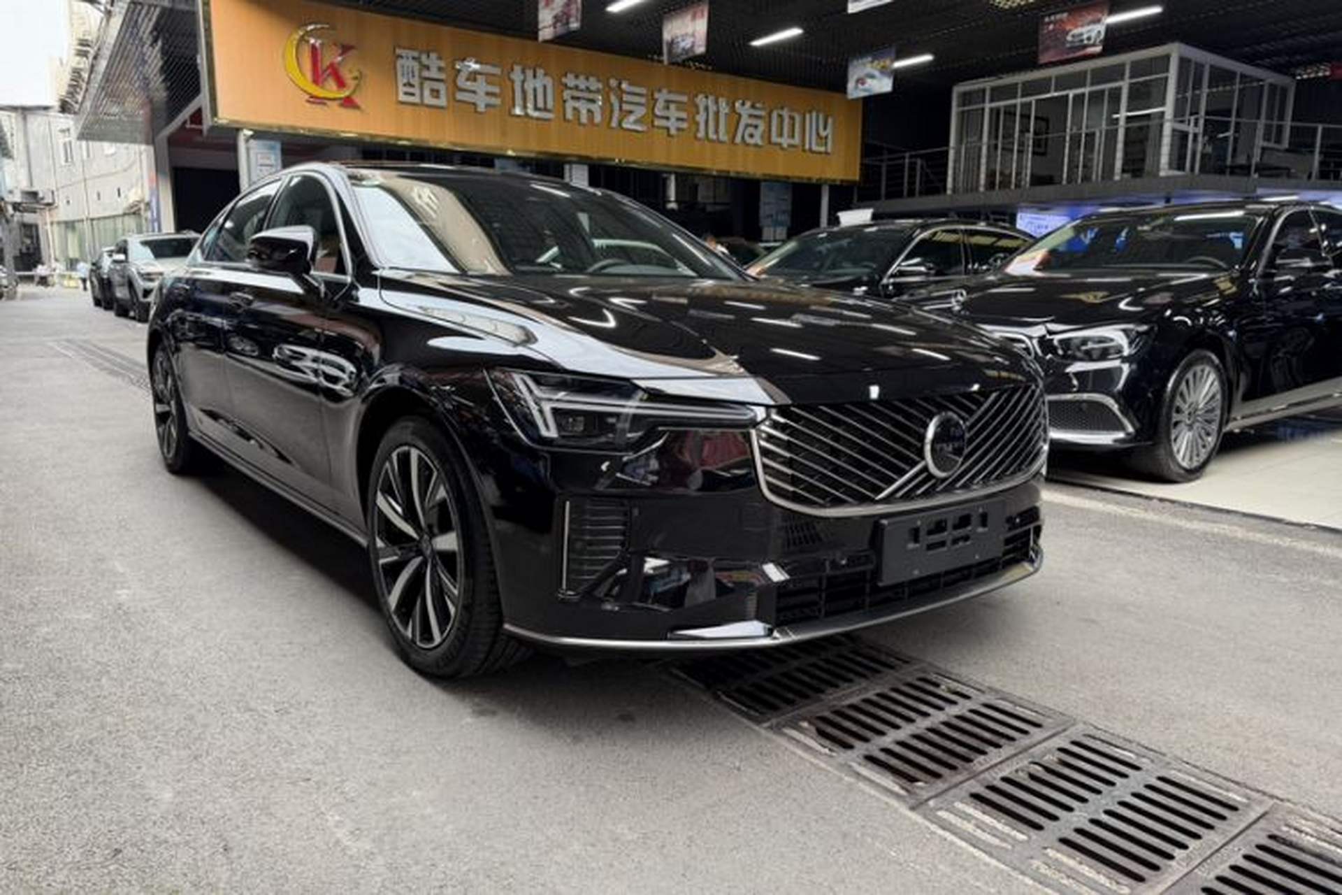 Used Volvo S90 2026 B5 Zhiyi Luxury Edition Exterior 1