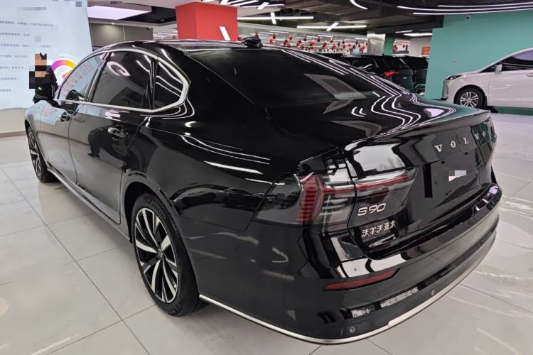 Used Volvo S90 2026 B5 Zhiyi Luxury Edition Exterior 2
