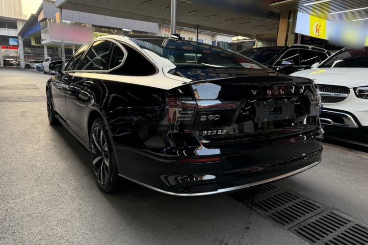 Used Volvo S90 2026 B5 Zhiyi Luxury Edition Exterior 3