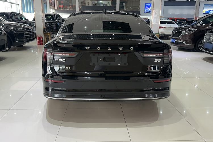 Used Volvo S90 2026 B5 Zhiyi Luxury Edition Exterior 3