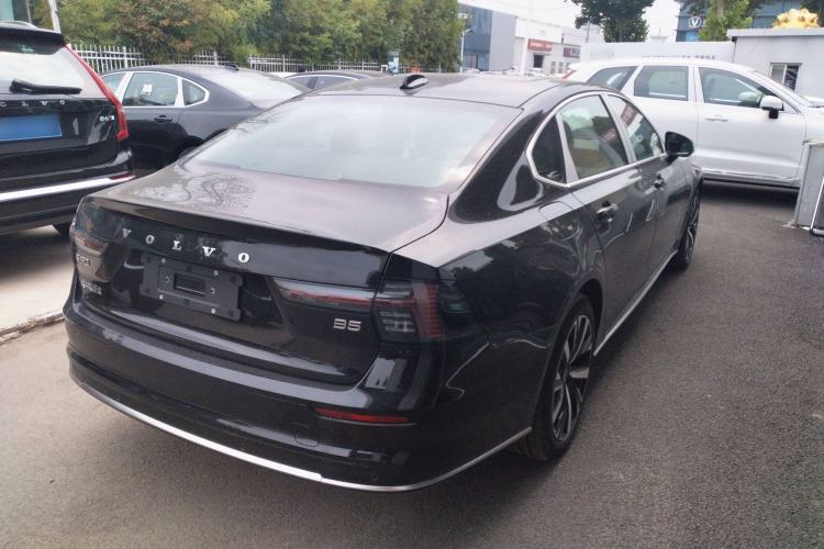 Used Volvo S90 2026 B5 Zhiyi Luxury Edition Exterior 3