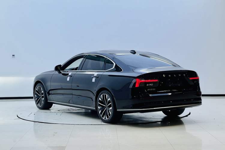 Used Volvo S90 2026 B5 Zhiya Luxury Edition Exterior 4