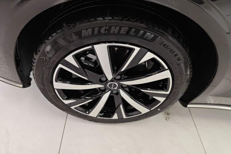 Used Volvo S90 2026 B5 Zhiyi Luxury Edition Exterior 4