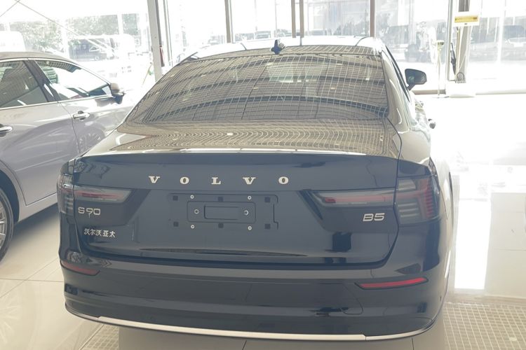 Used Volvo S90 2026 B5 Zhiyuan Luxury Edition Exterior 4