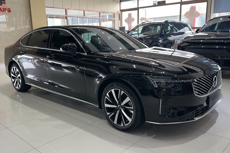 Used Volvo S90 2026 B5 Zhiyi Luxury Edition Exterior 4
