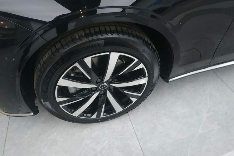Used Volvo S90 2026 B5 Zhiyi Luxury Edition Exterior 4