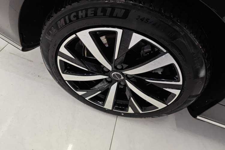 Used Volvo S90 2026 B5 Zhiyi Luxury Edition Exterior 5