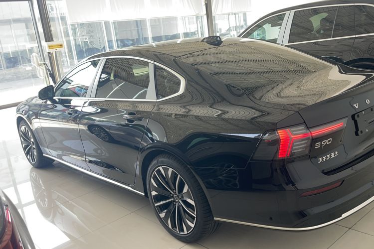Used Volvo S90 2026 B5 Zhiyuan Luxury Edition Exterior 5