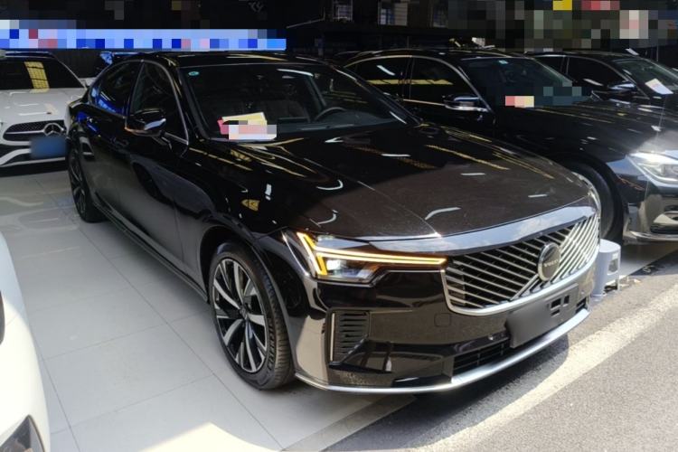 Used Volvo S90 2026 B5 Zhiyi Luxury Edition Front Right 45 Deg