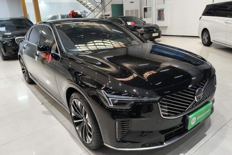 Used Volvo S90 2026 B5 Zhiyuan Luxury Edition Front Right 45 Deg