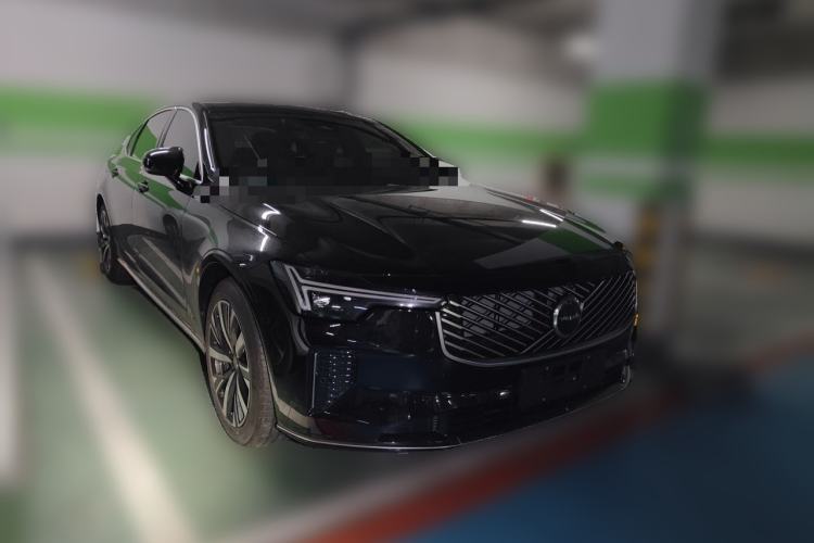 Used Volvo S90 2026 B5 Zhiyi Luxury Edition Front Right 45 Deg
