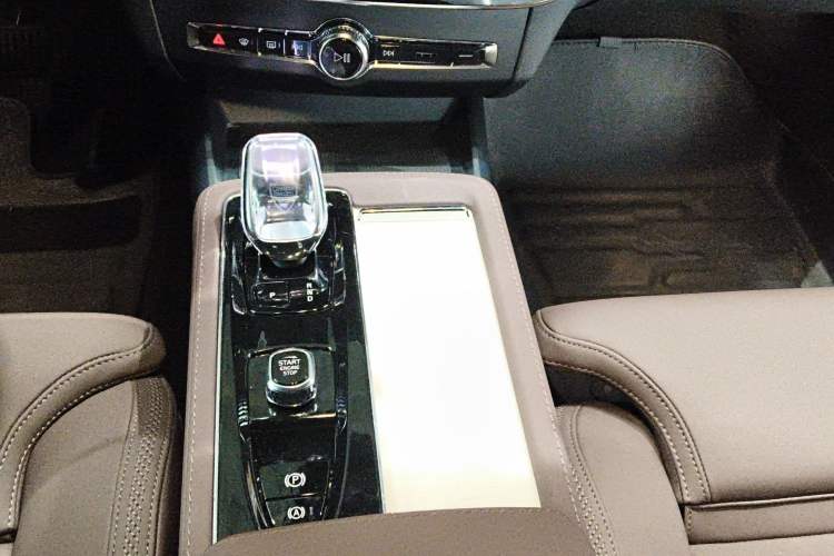 Used Volvo S90 2026 B5 Zhiyuan Luxury Edition Gear Lever