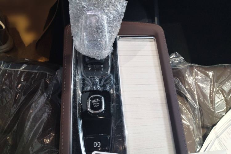 Used Volvo S90 2026 B5 Zhiyuan Luxury Edition Gear Lever