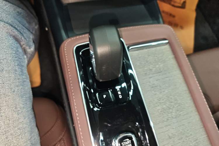 Used Volvo S90 2026 B5 Zhiyi Luxury Edition Gear Lever