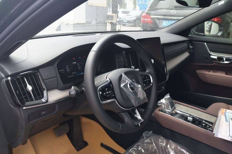 Used Volvo S90 2026 B5 Zhiyi Luxury Edition Interior 9