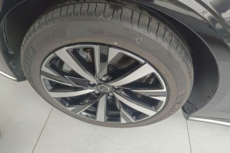 Used Volvo S90 2026 B5 Zhiyi Luxury Edition Left Front Wheel Hub
