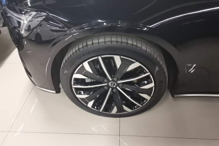 Used Volvo S90 2026 B5 Zhiyuan Luxury Edition Left Front Wheel Hub