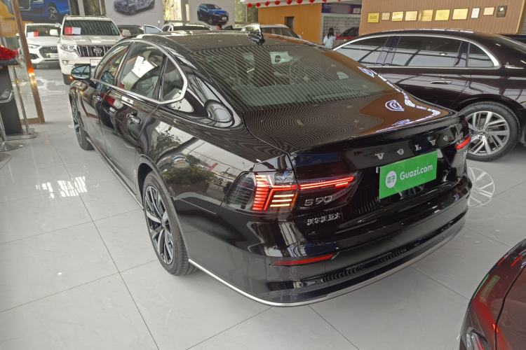 Used Volvo S90 2026 B5 Zhiyi Luxury Edition Rear Left 45 Deg