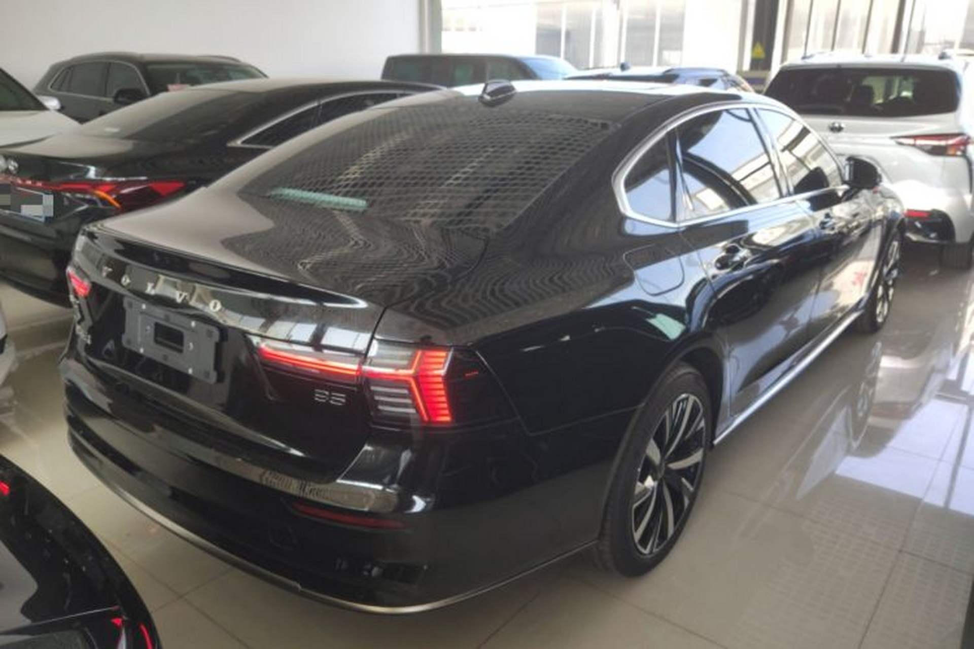 Used Volvo S90 2026 B5 Zhiyi Luxury Edition Rear Right 45 Deg