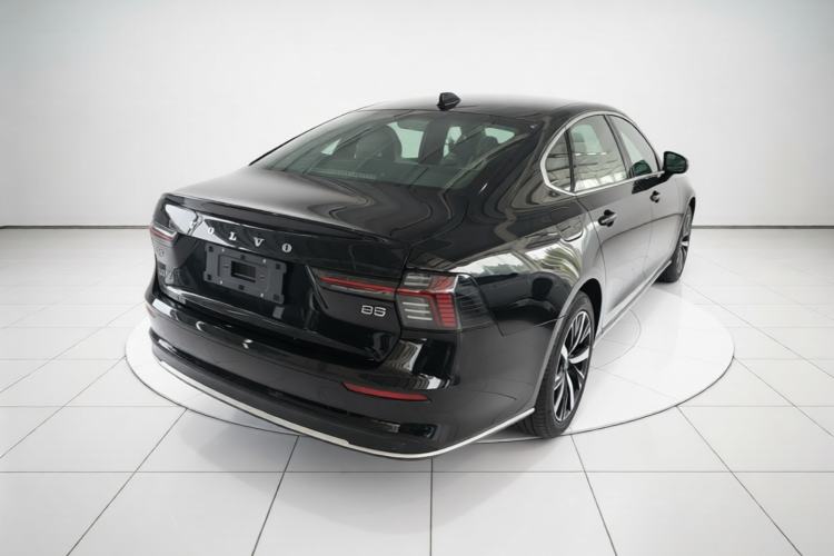 Used Volvo S90 2026 B5 Zhiyi Luxury Edition Rear Right 45 Deg