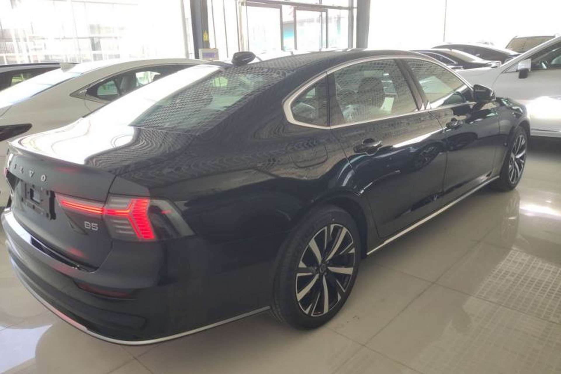 Used Volvo S90 2026 B5 Zhiyi Luxury Edition Rear Right 45 Deg