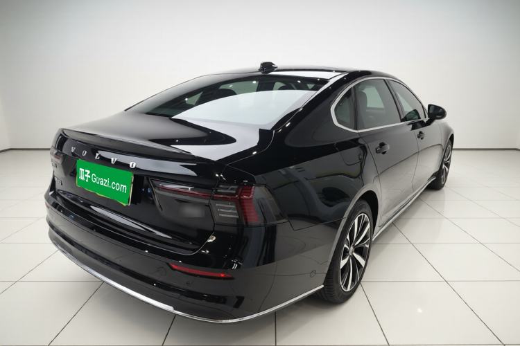 Used Volvo S90 2026 B5 Zhiyi Luxury Edition Rear Right 45 Deg