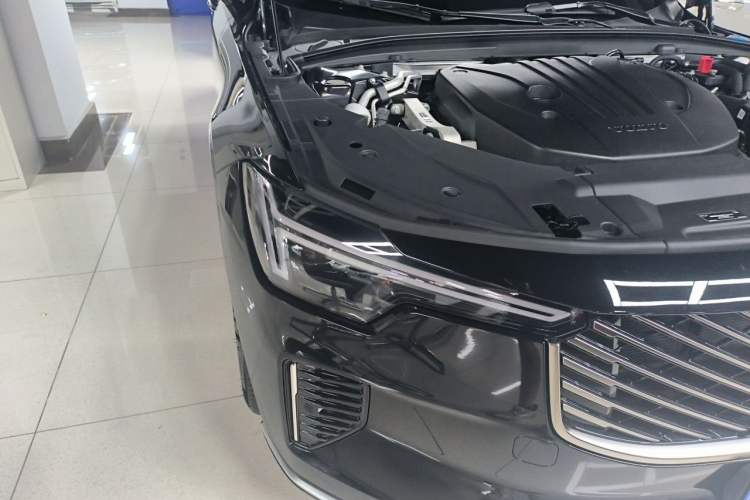 Used Volvo S90 2026 B5 Zhiyuan Luxury Edition Right Front Headlight