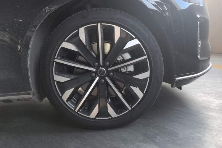 Used Volvo S90 2026 B5 Zhiyuan Luxury Edition Right Front Wheel Hub