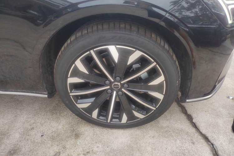 Used Volvo S90 2026 B5 Zhiyuan Luxury Edition Right Front Wheel Hub