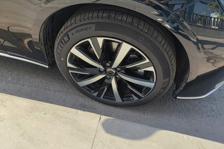 Used Volvo S90 2026 B5 Zhiyi Luxury Edition Right Front Wheel Hub