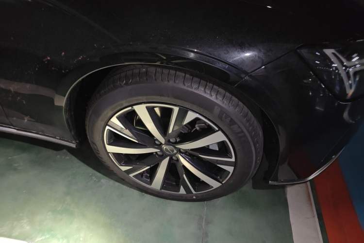 Used Volvo S90 2026 B5 Zhiyi Luxury Edition Right Front Wheel Hub