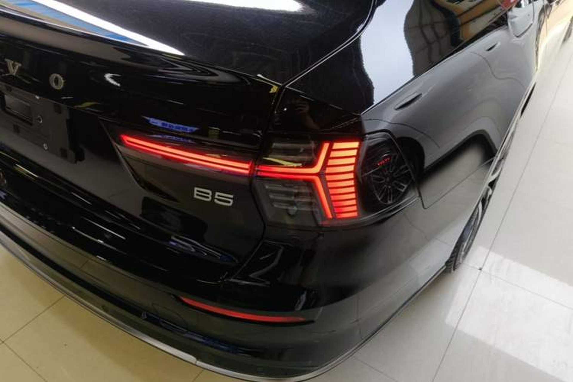 Used Volvo S90 2026 B5 Zhiyi Luxury Edition Right Rear Taillight