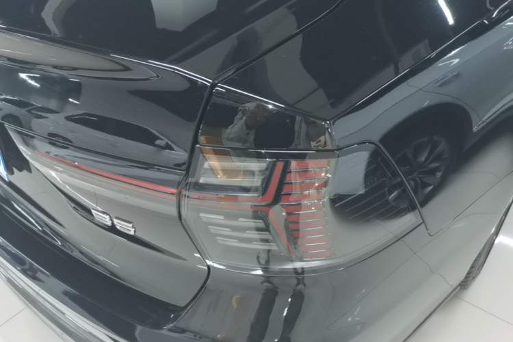 Used Volvo S90 2026 B5 Zhiyuan Luxury Edition Right Rear Taillight