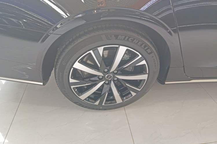 Used Volvo S90 2026 B5 Zhiyi Luxury Edition Right Rear Wheel Hub