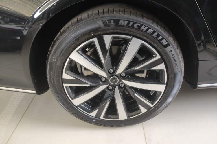 Used Volvo S90 2026 B5 Zhiyi Luxury Edition Right Rear Wheel Hub