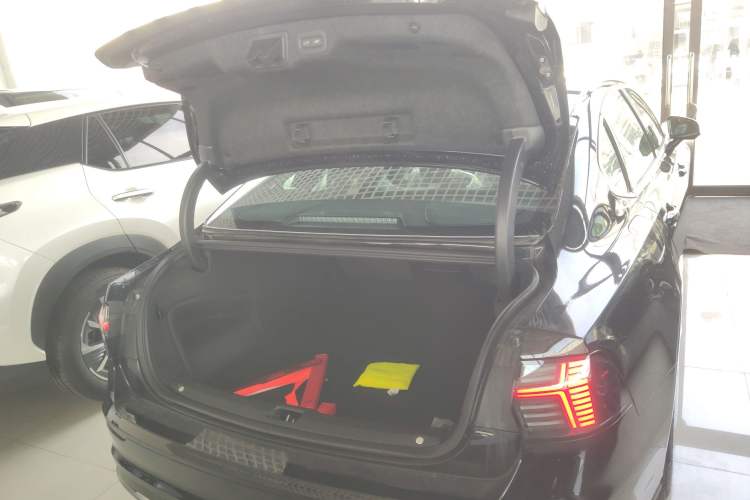 Used Volvo S90 2026 B5 Zhiyi Luxury Edition Trunk