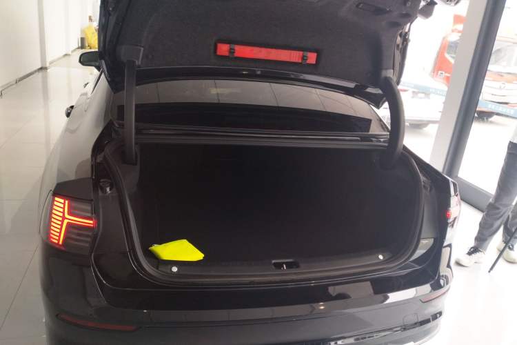 Used Volvo S90 2026 B5 Zhiyuan Luxury Edition Trunk